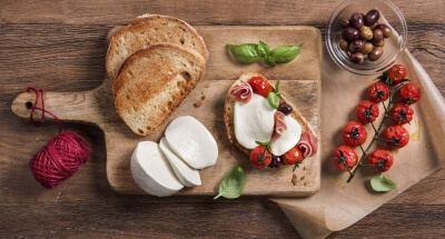 Bruschetta with Galbani Mozzarella and Parma Ham - Galbani