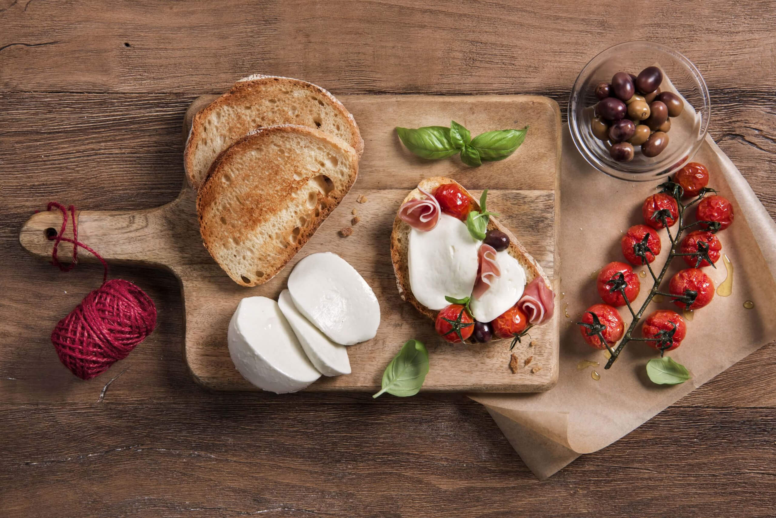 Bruschetta with Galbani Mozzarella and Parma Ham - Galbani