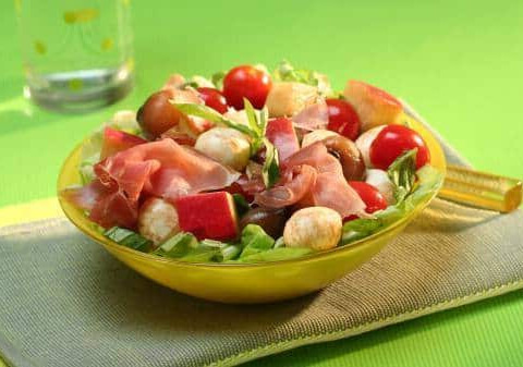 Galbani Mozzarella, Cherry Tomatoes and Apple Salad - Galbani