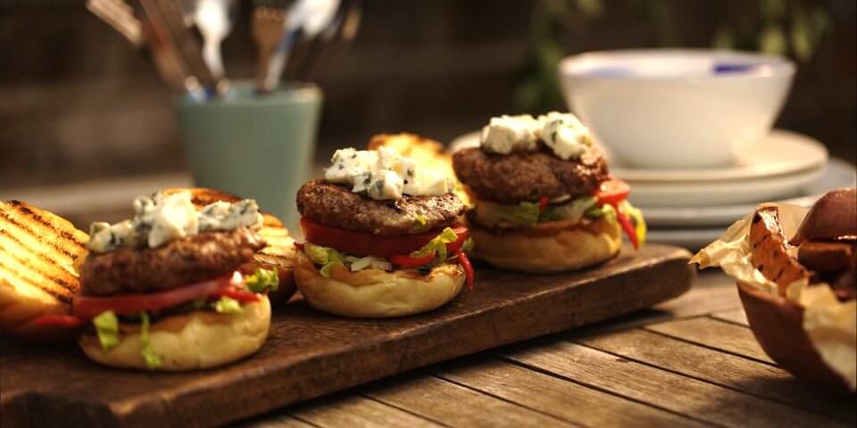 Spicy Beef, Pork and Fennel Burger with Galbani Dolcelatte - Galbani