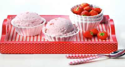 Strawberry Ice Cream with Galbani Mascarpone - Galbani