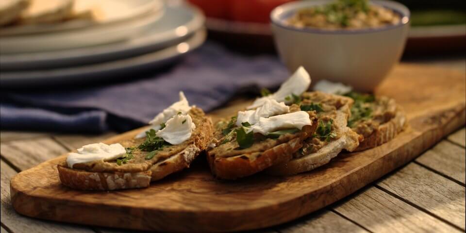 Simple Lentil Hummus with Galbani Mozzarella Bruschetta - Galbani